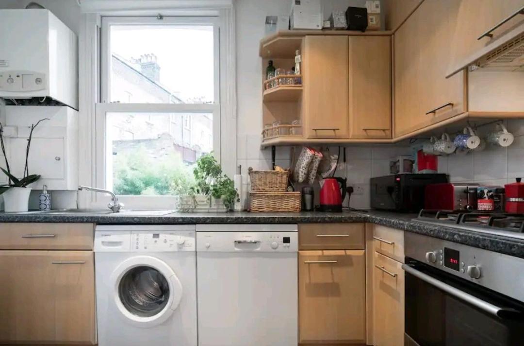 Stylish Room With Private Bath & Terrace In Super Central Clapham Junction Minutes From Victoria, Waterloo 伦敦 外观 照片