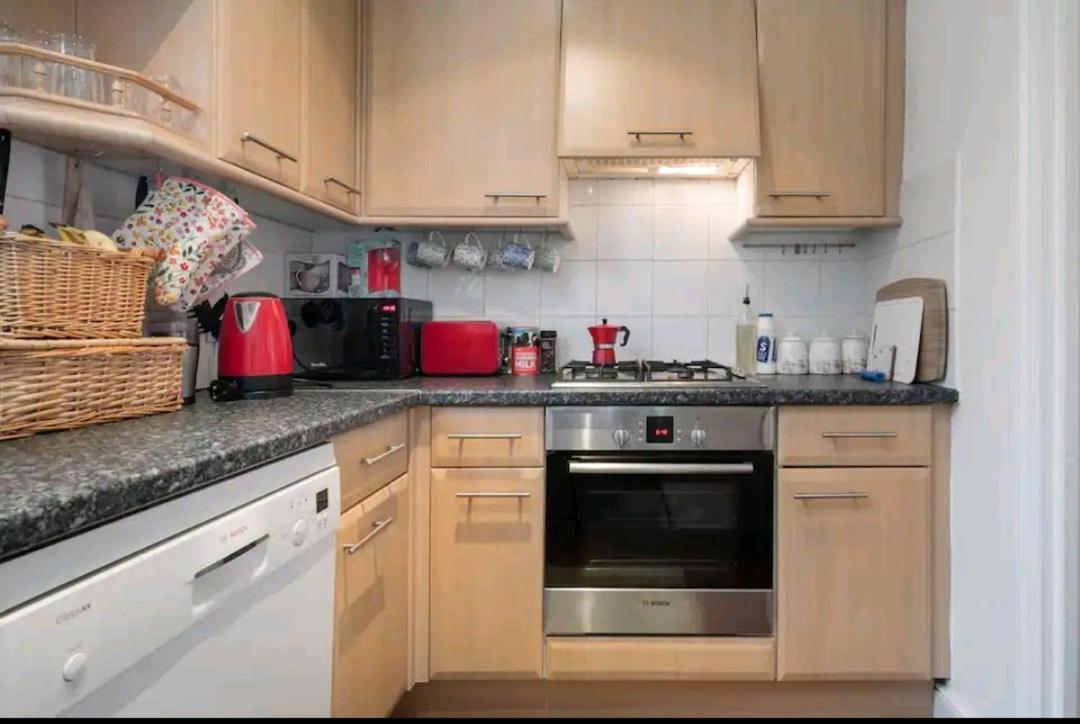 Stylish Room With Private Bath & Terrace In Super Central Clapham Junction Minutes From Victoria, Waterloo 伦敦 外观 照片