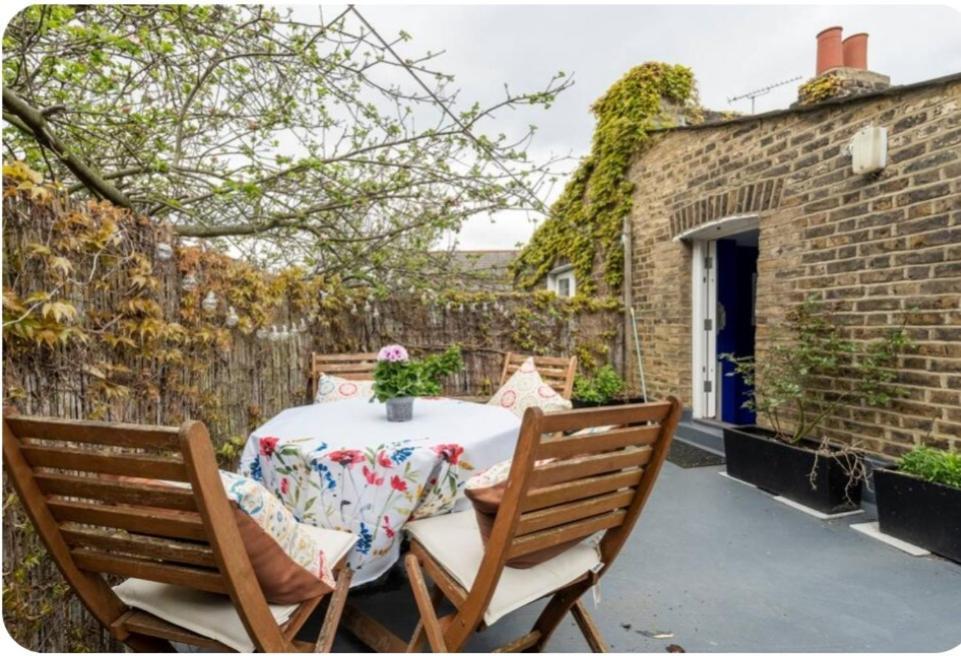 Stylish Room With Private Bath & Terrace In Super Central Clapham Junction Minutes From Victoria, Waterloo 伦敦 外观 照片